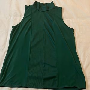 Green short sleeve turtle neck